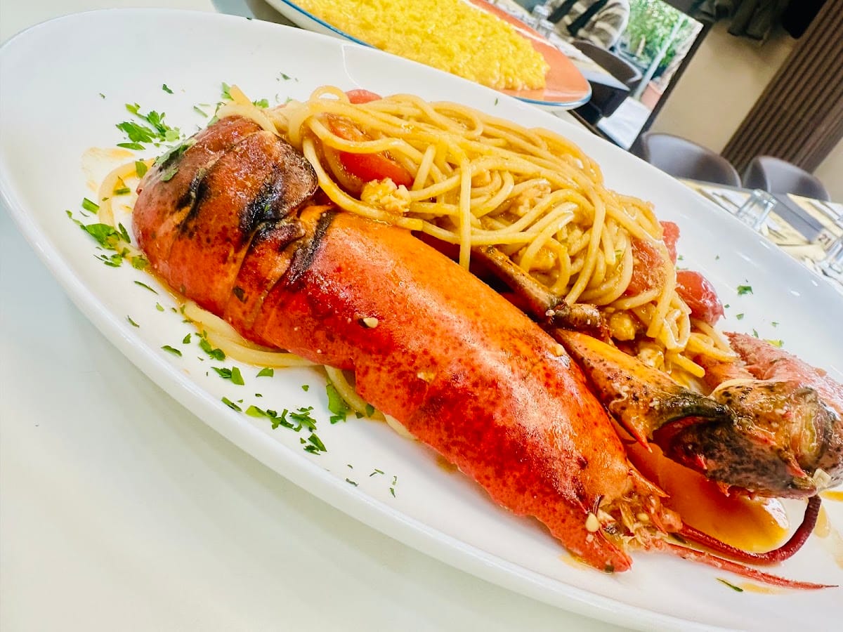 Linguine con astice intero